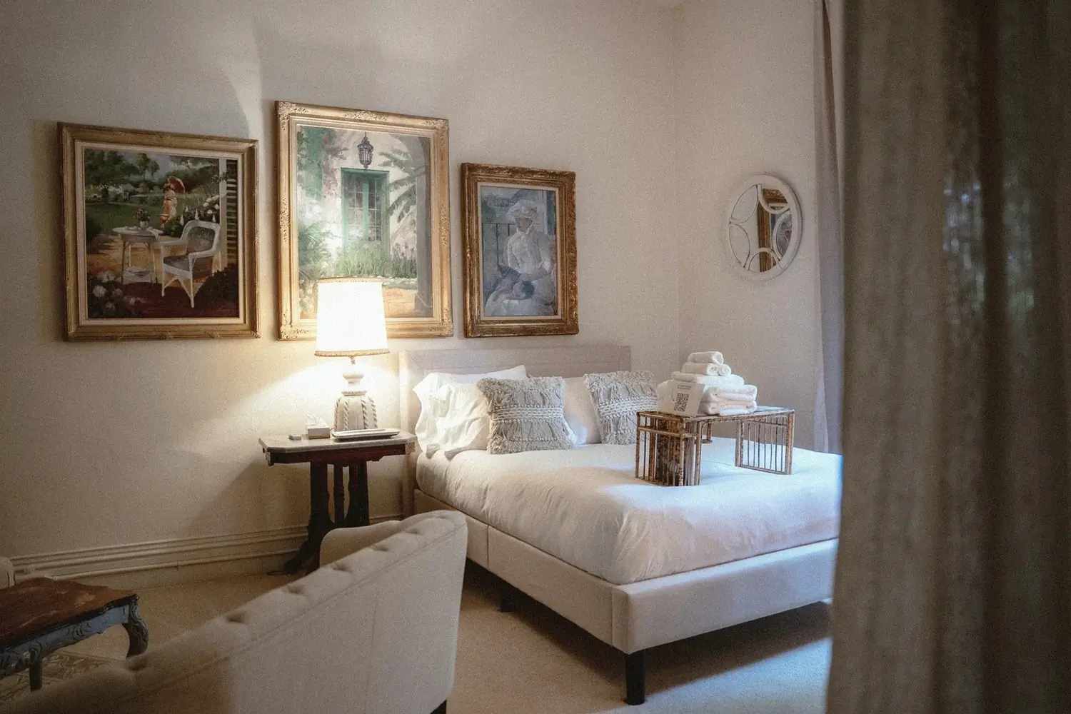 Private furnished suite at The Old Ruth with antique art and period furnishings